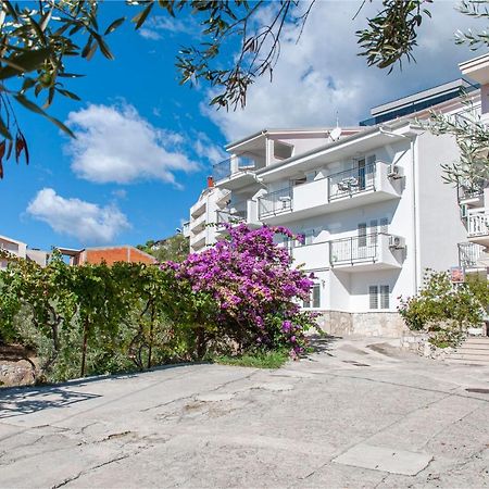 Apartments And Rooms Nikola Omiš Kültér fotó