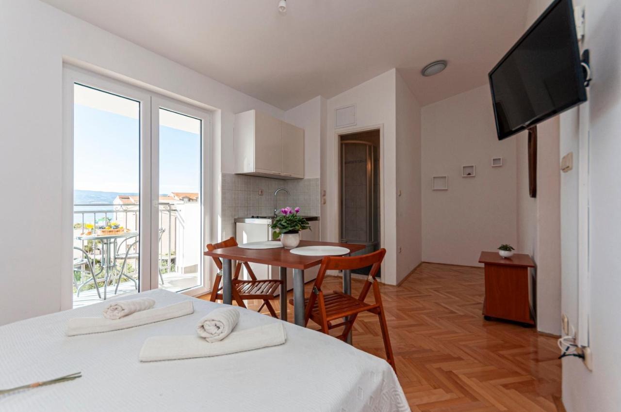 Apartments And Rooms Nikola Omiš Kültér fotó