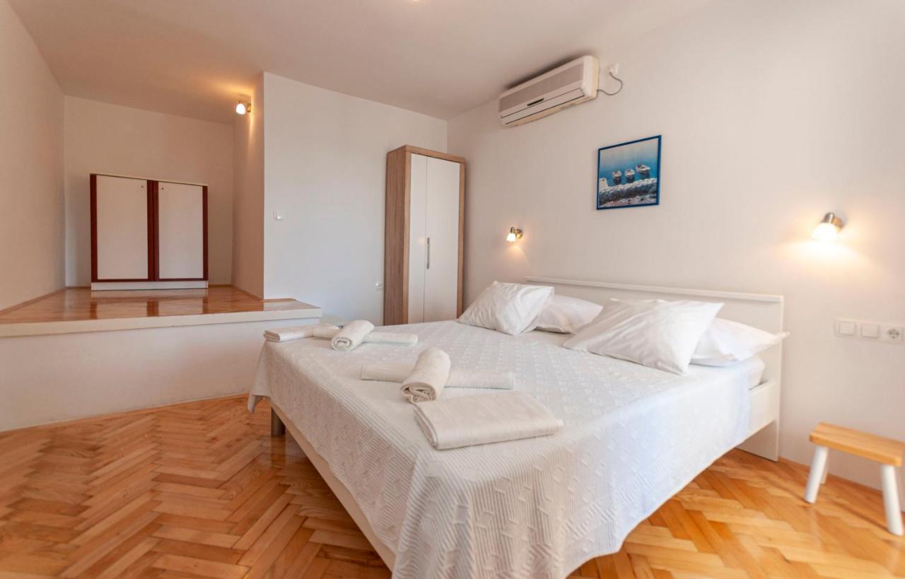 Apartments And Rooms Nikola Omiš Kültér fotó