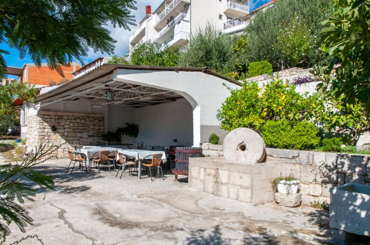 Apartments And Rooms Nikola Omiš Kültér fotó