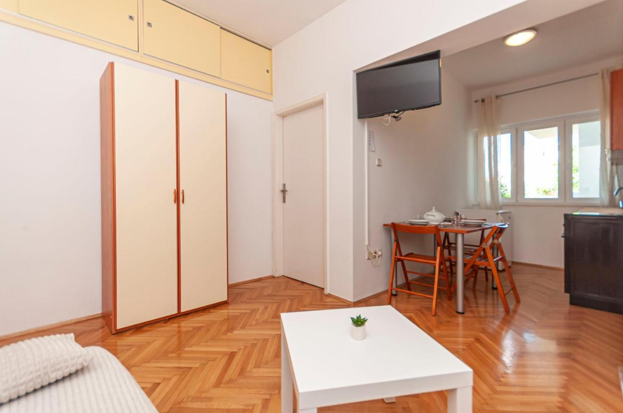 Apartments And Rooms Nikola Omiš Kültér fotó