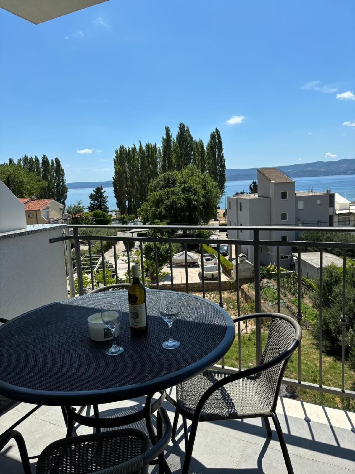 Apartments And Rooms Nikola Omiš Kültér fotó